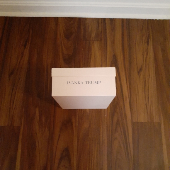 Ivanka Trump - Picture 2 of 2